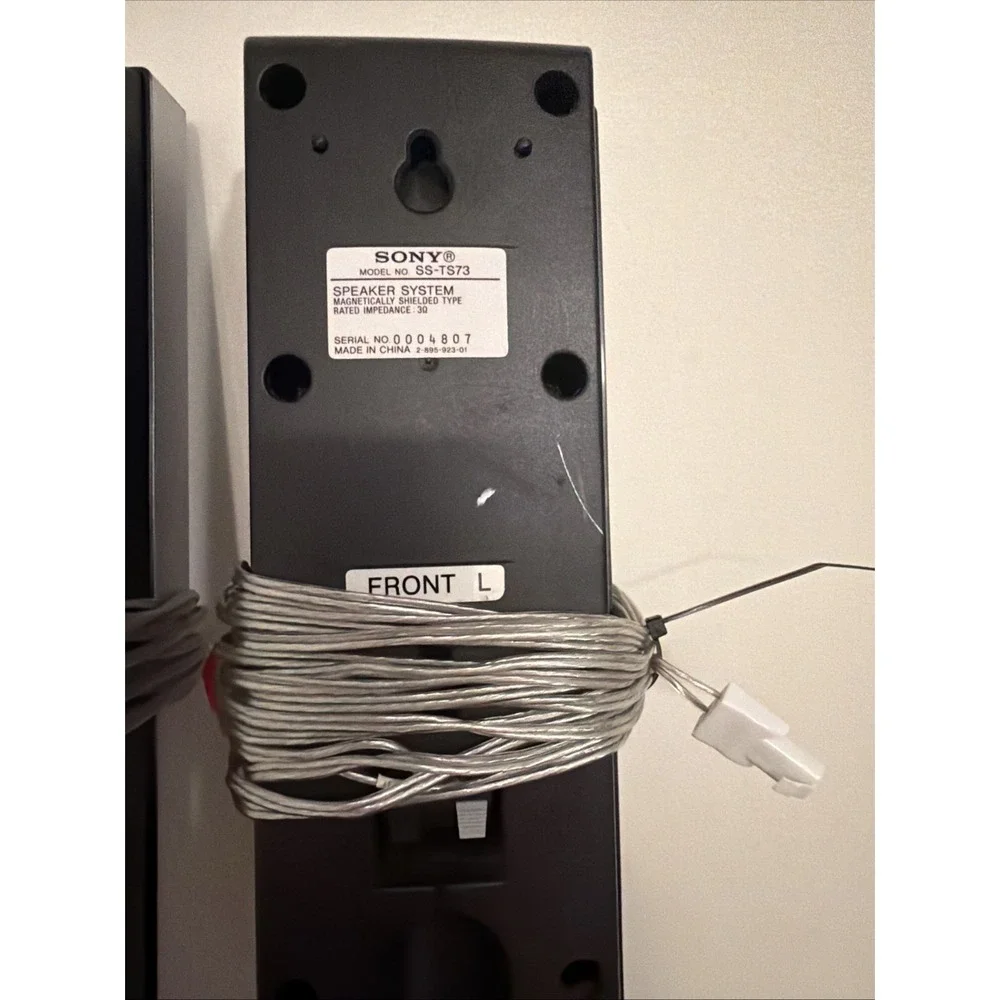 2 SONY SS-TS73 Tower Speakers RIGHT & LEFT works great